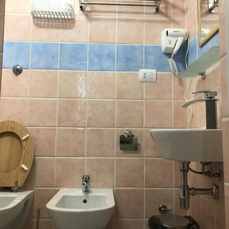 Boutique Oriente Express Ξενοδοχείο Κάλιαρι Εξωτερικό φωτογραφία