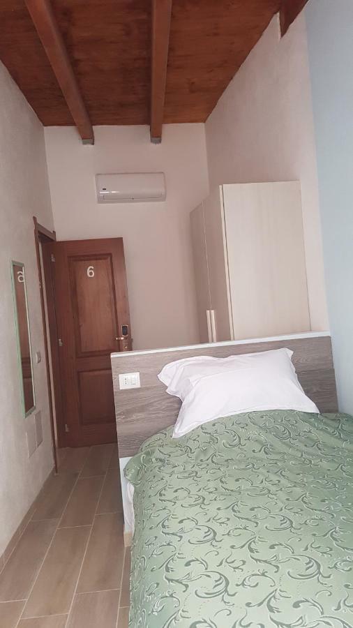 Boutique Oriente Express Ξενοδοχείο Κάλιαρι Εξωτερικό φωτογραφία